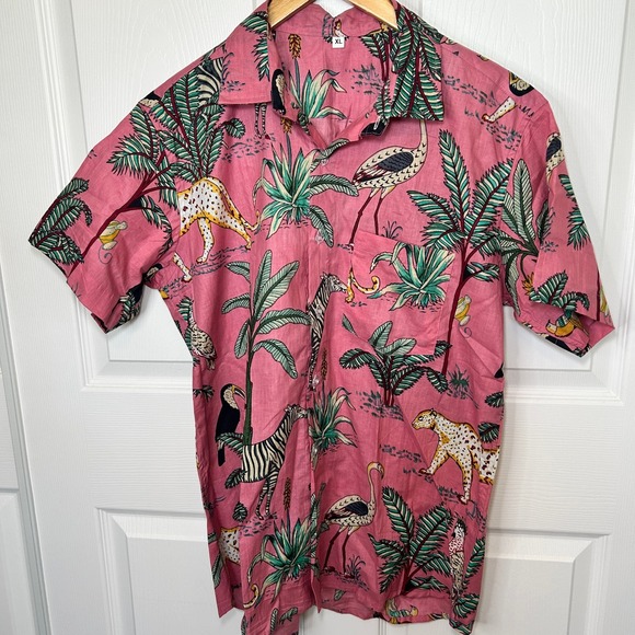 Womens XL Pink‎ Novelty Button Down Shirt Animal Print Short Sleeve